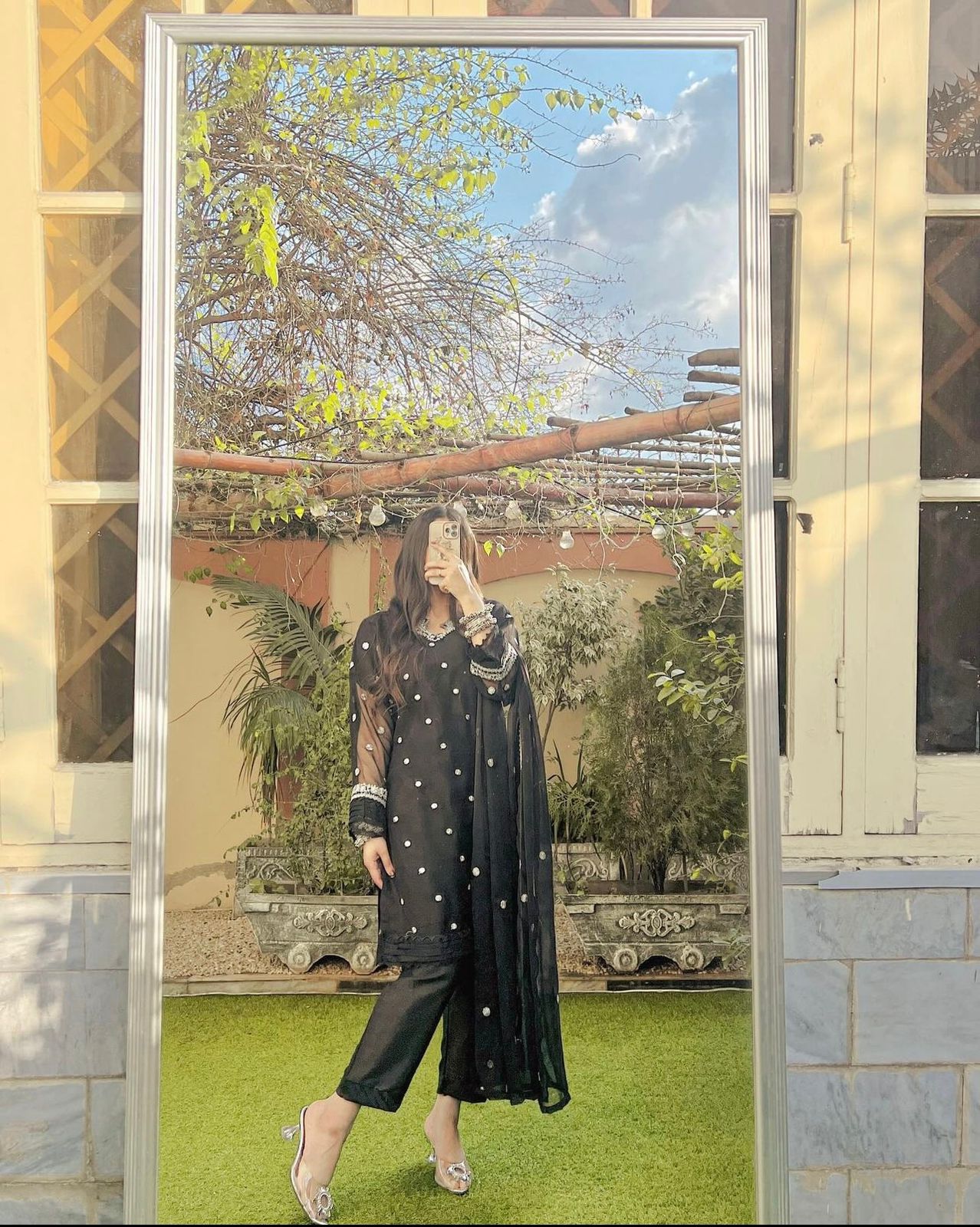 HANIA AMiR Shafoon Embroidered 3pcs Black Color.